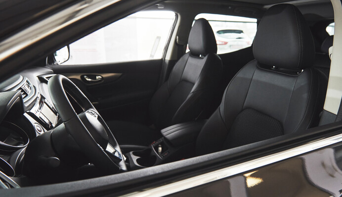 Действует на грабителей, как магнит: названы вещи, которые ни в коем случае нельзя оставлять в авто