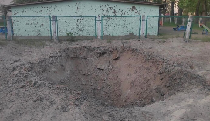 Одна з ракет впала поруч з дитсадком: з'явились фото 