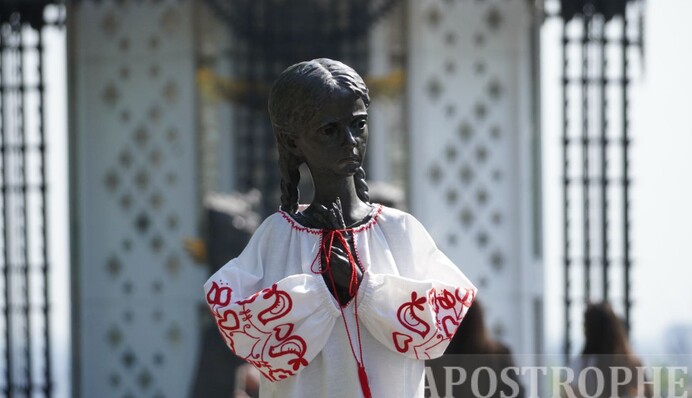 До Дня вишиванки Музей Голодомору зробив незвичну акцію та відкрив виставку. Фоторепортаж