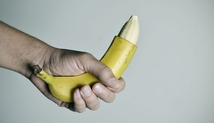 Несмотря на риск смерти: мужчинам народа коса из Южной Африки до сих пор проводят ритуал обрезания. Видео