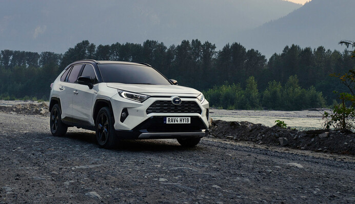 Какие 20 гибридных авто наиболее популярны у украинцев: свежий рейтинг