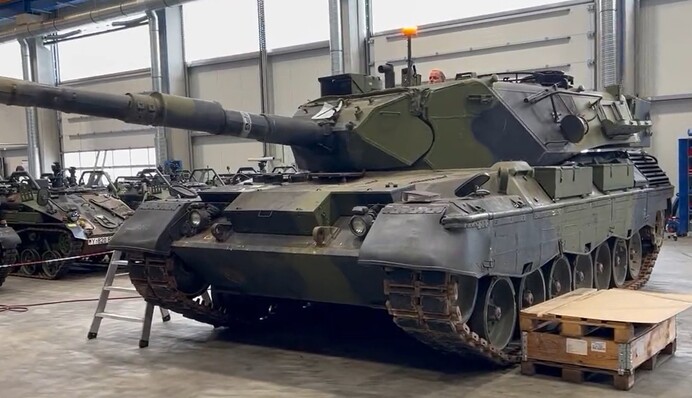 Германия передаст Украине еще более сотни танков Leopard: посол Макеев раскрыл детали