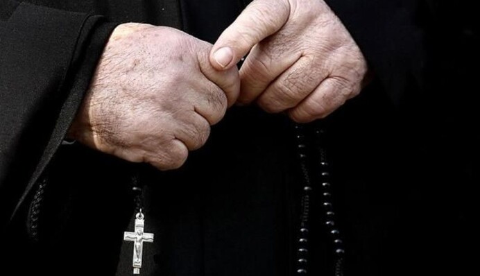 Попался с поличным: задержан священник УПЦ МП за съемку техники ВСУ