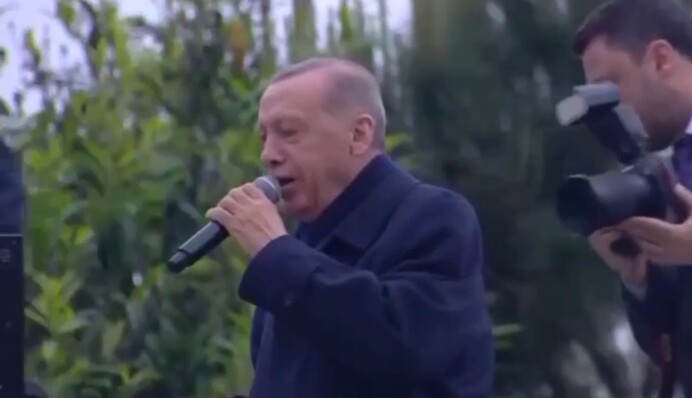 Запел, не дожидаясь результатов: Эрдоган объявил о своей победе