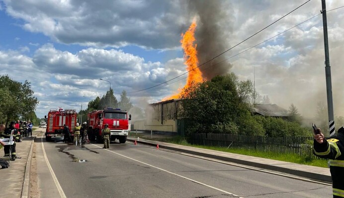 Святая святих: в Підмосков’ї  після вибухів загорівся спиртзавод. Відео