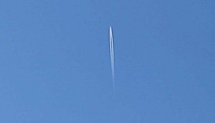 В сантиметрах від смерті: момент падіння російської ракети в Києві зафіксував відеореєстратор