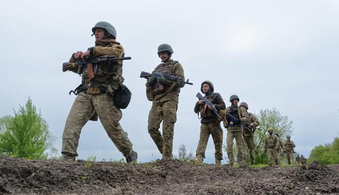 Ворог намагався прорватися під Мар'їнкою: свіжі карти боїв в Україні