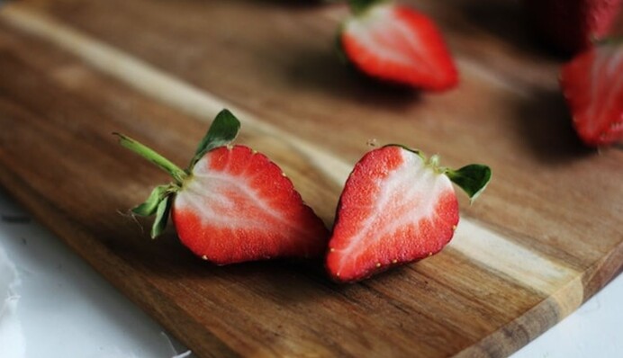 Містить вітамін С та антиоксиданти: чим корисна свіжа полуниця