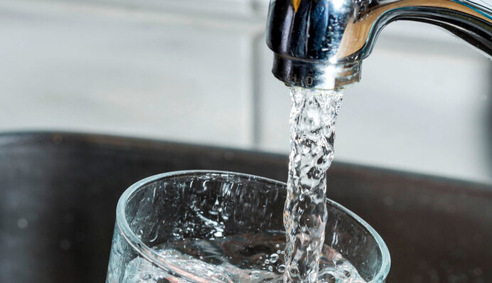 В Кривому Розі ввели графік подачі води після підриву Каховської ГЕС, в магазинах – черги. Фото