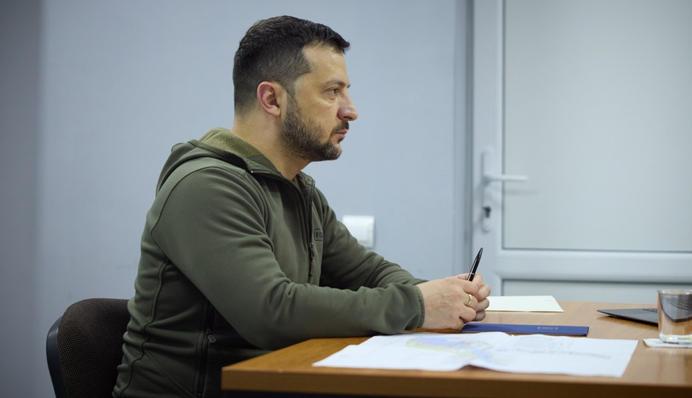 Зеленський прибув у затоплений Херсон: відео