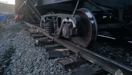 В Бєлгородській області пустили під укіс потяг, рух залізницею заблоковано: фото