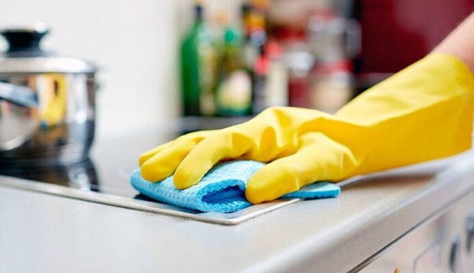 Убраться поможет мука: интересный лайфхак для кухни