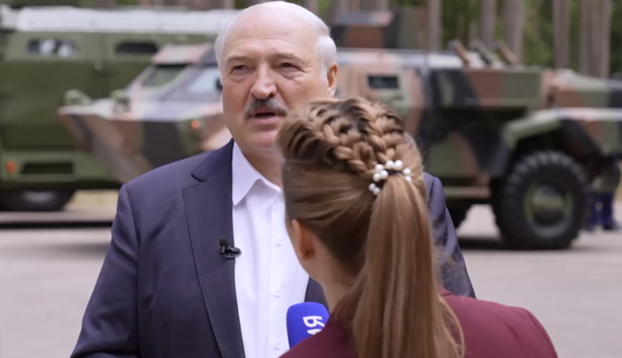 Лукашенко заявив, що Білорусь вже почала отримувати російську ядерну зброю