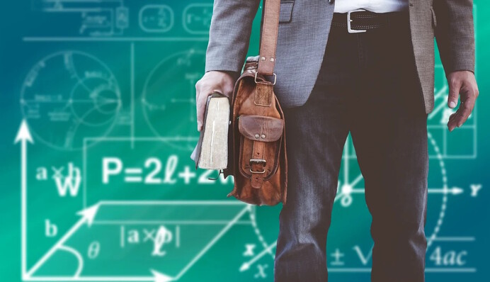 Учителя будут выходить на пенсию позже: как изменились требования весной