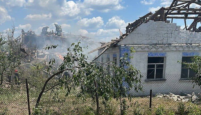 Під Києвом розвалило будинки, люди у лікарні: наслідки ракетного удару РФ 16 червня, фото