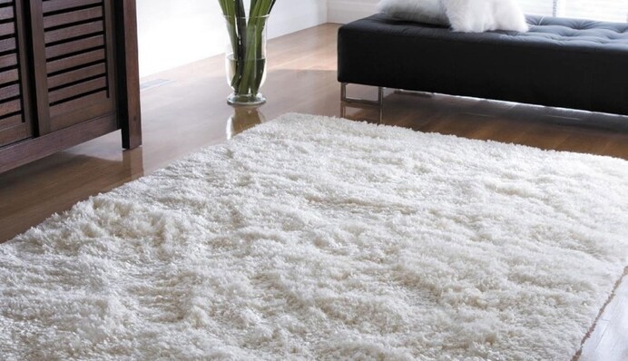 Чим вивести плями на килимі: допоможуть прості засоби, що в кожного під рукою