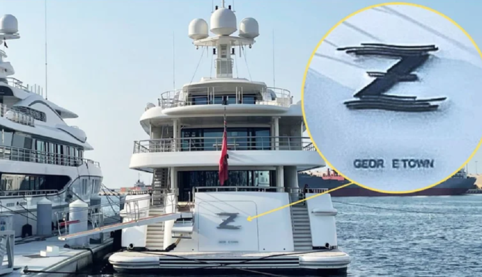 З великими літерами Z на бортах: в Дубаї засвітилась яхта українського мільярдера. Фото