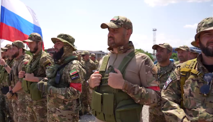 Снялись и куда-то поехали: бойцы Кадырова неожиданно исчезли с фронта