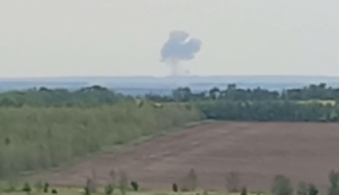 Здійнявся стовп диму: відео потужної 