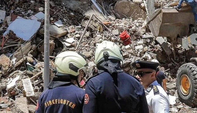 У Єгипті обвалилася багатоповерхівка: під завалами могли бути люди, фото та відео