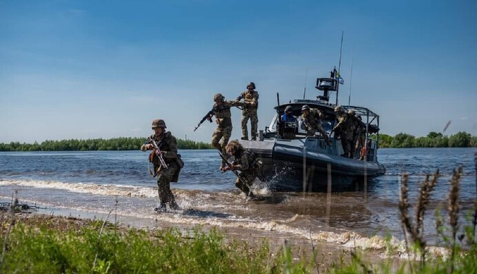 Важкі бої на Донбасі і збільшення масштабів дезертирства у окупантів: що зараз відбувається на війні