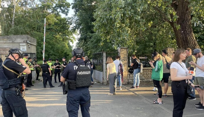 Взрыв в Шевченковском суде Киева: фото, видео и последние подробности