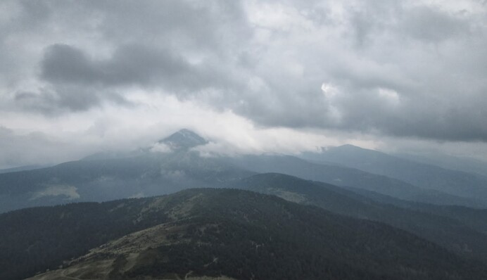 У Карпатах блискавка вбила двох людей: опубліковано відео трагедії