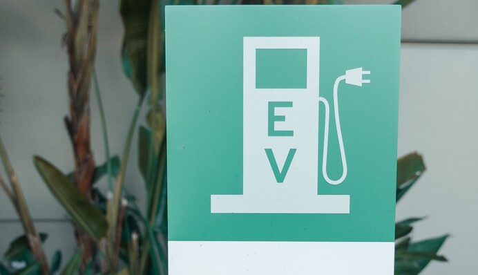 Холод для нее не помеха: в Китае разработали новую батарею для электромобиля