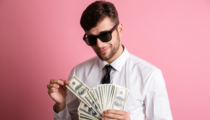 На кого свалится богатство, а кто затянет пояса: астрологи назвали избранных и неудачников июля