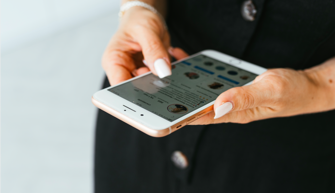 Тест на возраст: что расскажет о вас палец, которым вы листаете телефон