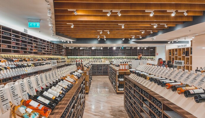 В Україні хочуть різко підняти ціни на алкоголь: в мережі хвиля обурення