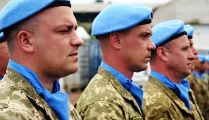 Мужньо відстоюють нашу свободу: командування ЗСУ привітало зі святом українських миротворців