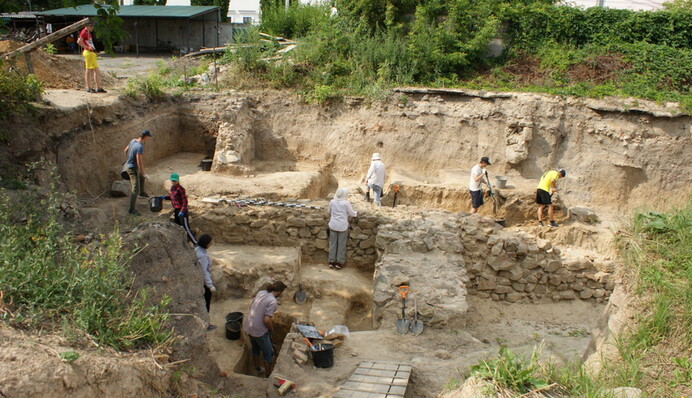 В центрі Вінниці знайшли артефакти XVII століття, які проливають світло на життя предків: фото