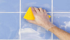 Відбілити шви між плитками допоможуть три  засоби, що є на кожній кухні: простий лайфхак