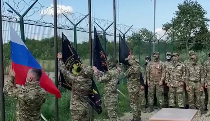 Game Over: над базой ЧВК Вагнер в Молькино спустили флаги, видео
