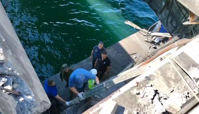 Атака на Крымский мост: в сеть попали спутниковые снимки после взрыва