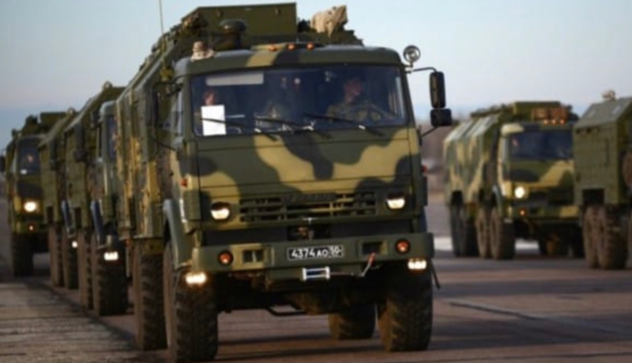 Майже 2 км техніки: до Білорусі прибула колона 