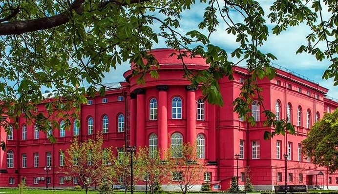 Вузы начали прием заявлений от поступающих: как не ошибиться при подаче документов