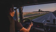 Прикинувся сплячим далекобійником: на Волині прикордонники викрили столичного ухилянта, відео