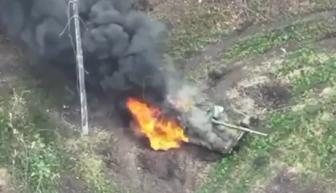 Завдали нищівного удару: Залужний показав відео знищення техніки ворога