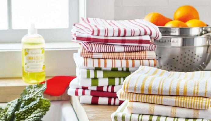 Помогут избавиться от неприятного запаха: лайфхаки по стирке полотенец