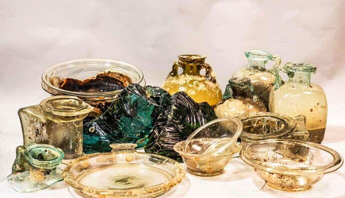 На дне Средиземного моря нашли стеклянную посуду древних римлян: фото и видео