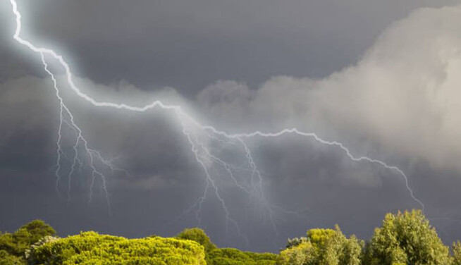 В половине Украины объявили штормовое предупреждение: среди опасных регионов - Киев