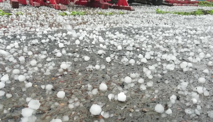 Затапливало дома и срывало облицовку: по Крыму пронесся мощный ураган с ливнем и градом, фото и видео