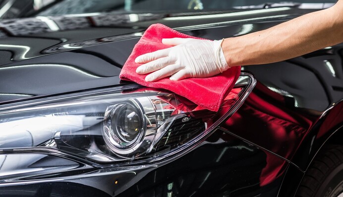 Мойка не всегда помогает: как заставить кузов авто блестеть, будто новый