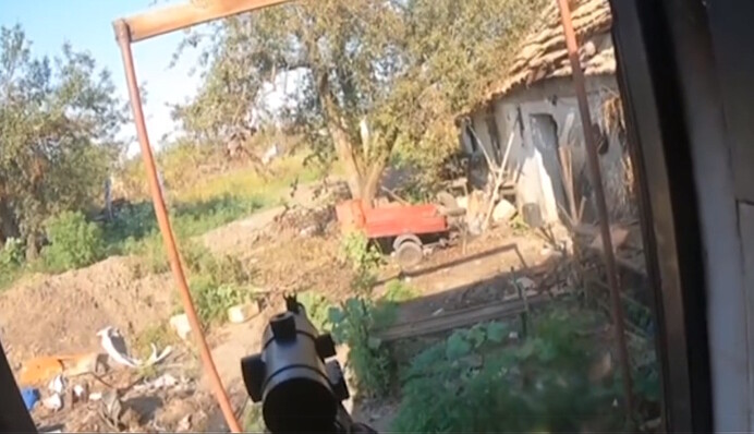 Перевіряють кожен будинок та кожен підвал: ЗСУ показали кадри "зачистки" Старомайорського