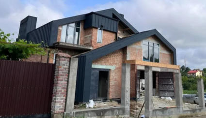 Просто пощастило: сину львівського воєнкома подарували елітний будинок, фото