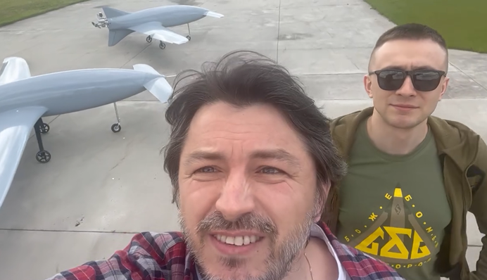 Москва, привет! Украинские волонтеры показали новые дроны-камикадзе 