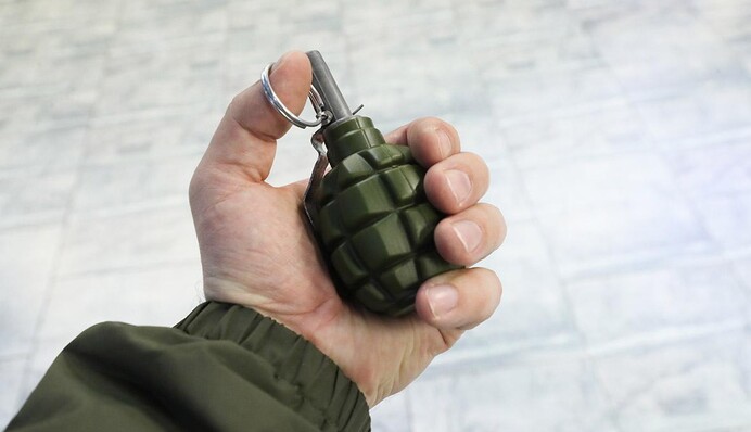 Взяв в заручники жінку і підірвав себе: у Марганці пролунав вибух в управлінні Пенсійного фонду, фото