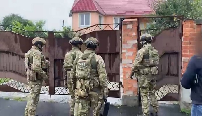 Украли более 20 млн на авто для ВСУ: задержана группа мошенников